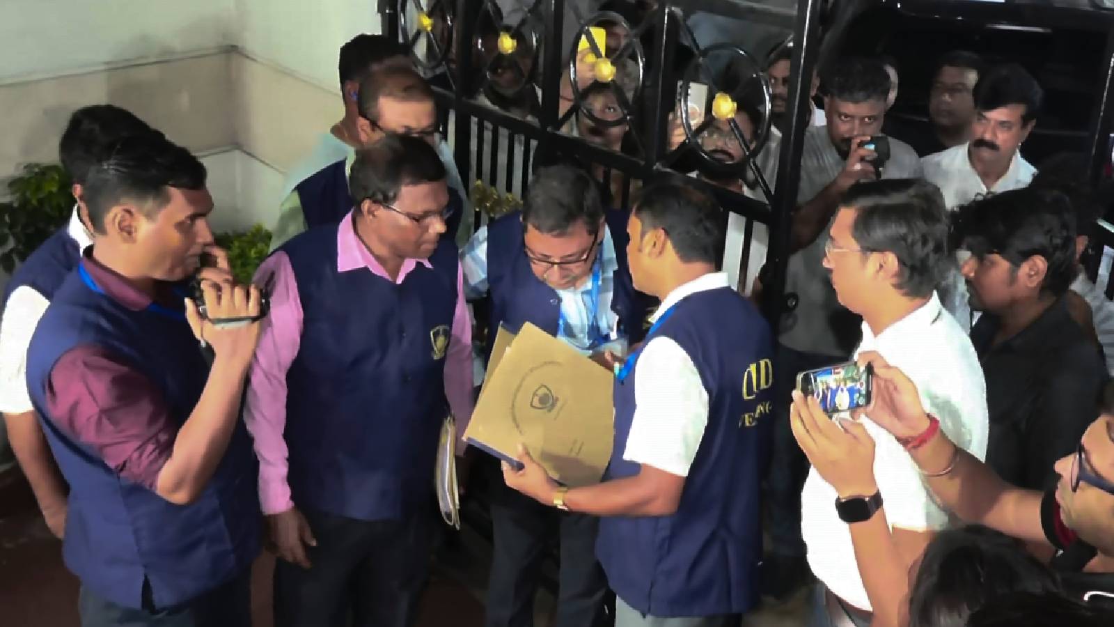 Police search Abhishek  Banerjee's Kolkata residence in financial fraud probe