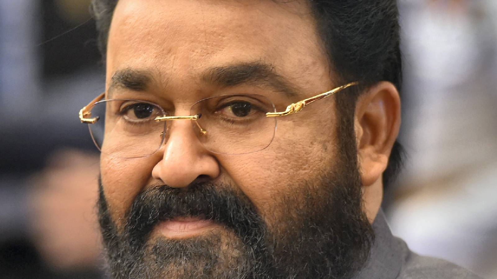 Mohanlal declares 10 elephant tusks, 13 ivory idols to Forest Department