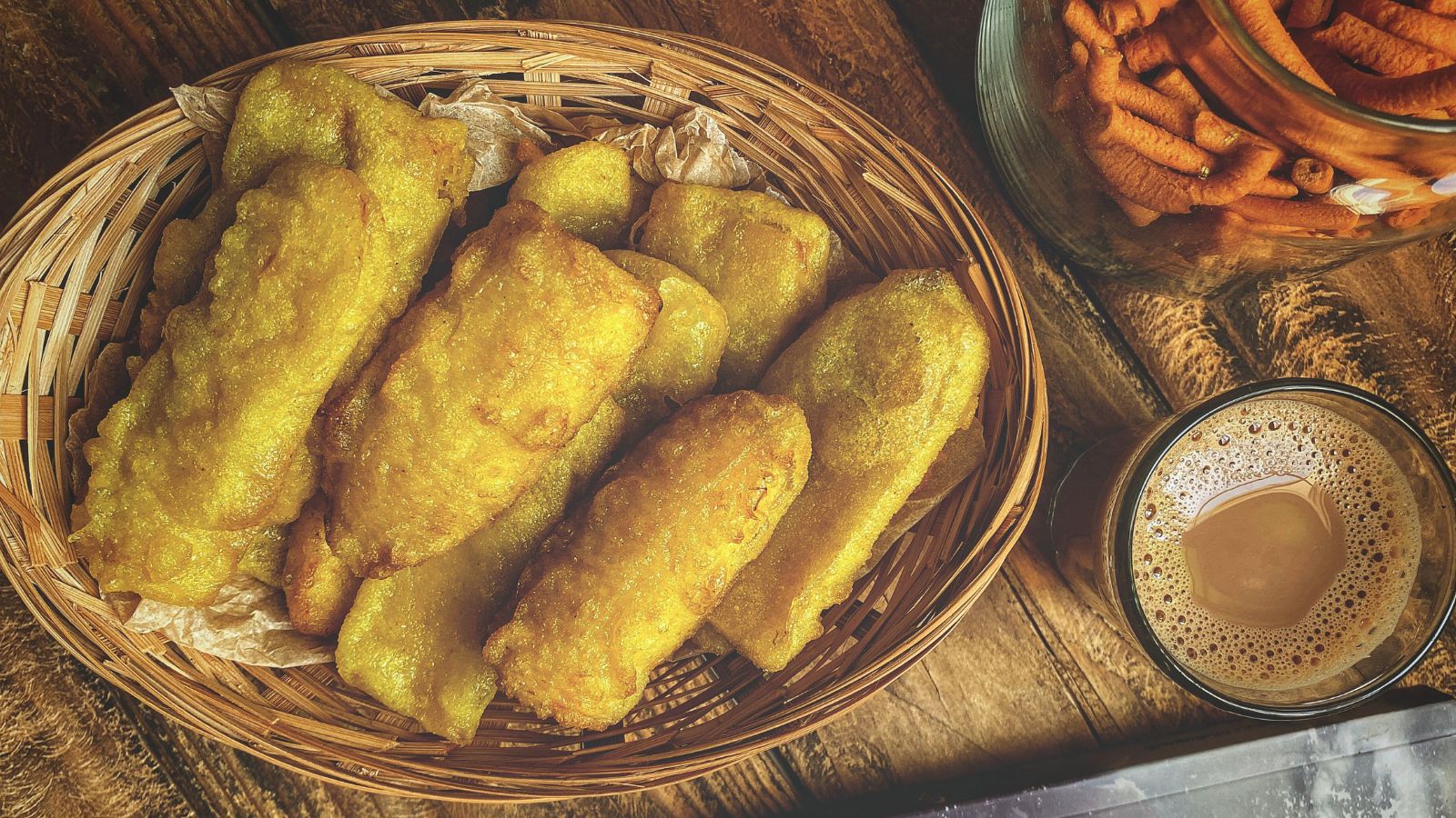 Craving a rainy day snack? Try this Kerala pazhampori aka banana fritters recipe