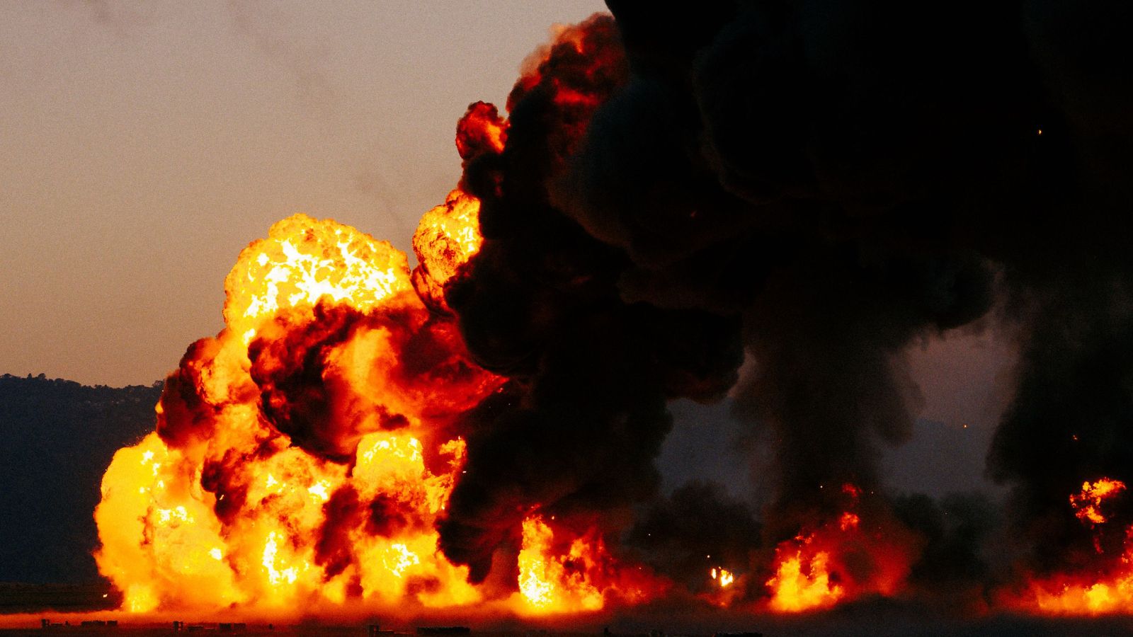 News helicopter crashes in Los Angeles: Killing at least three