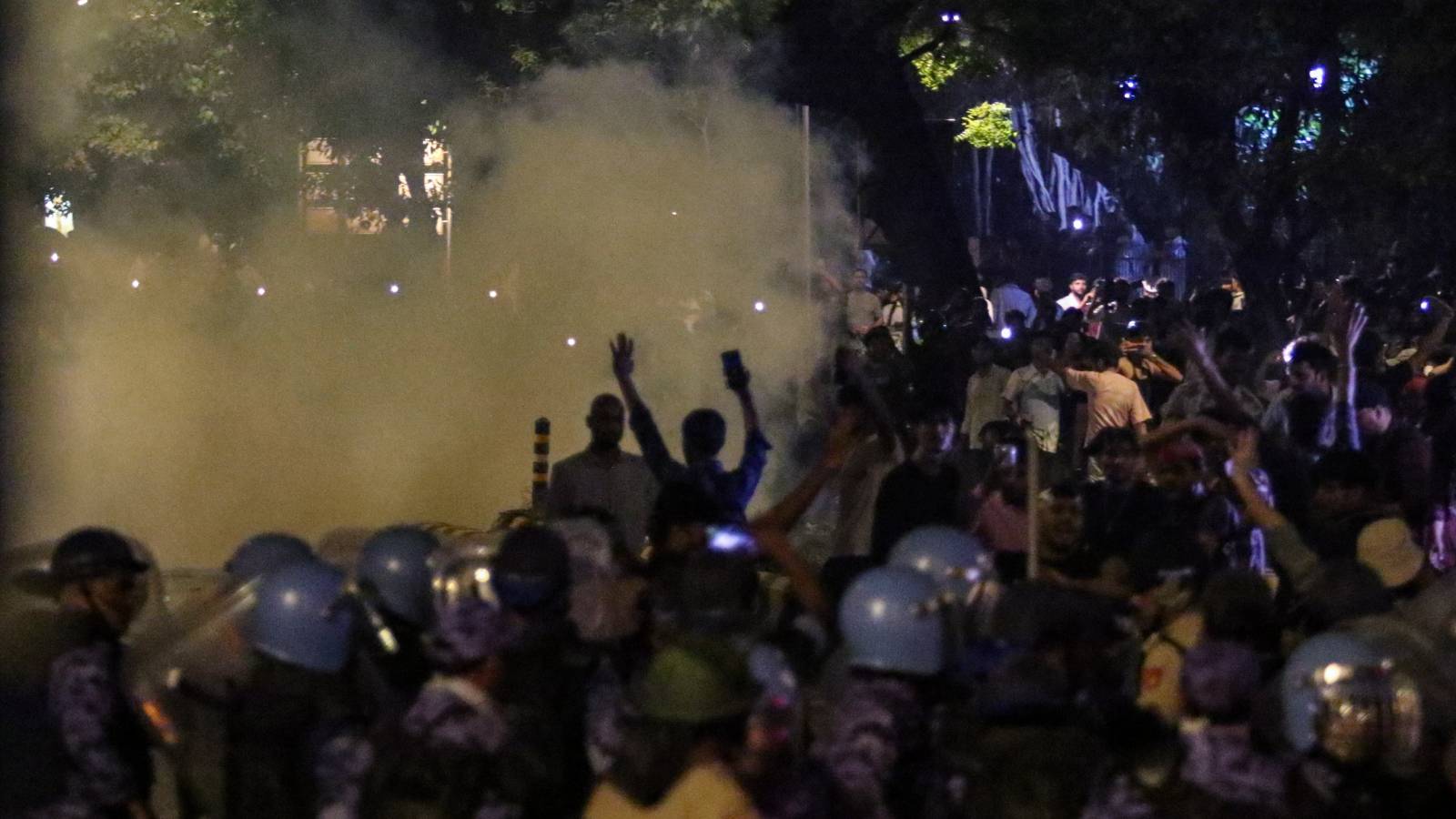 Six cops injured in stone pelting amid CJP protest, Delhi police cite 'anti-social elements'