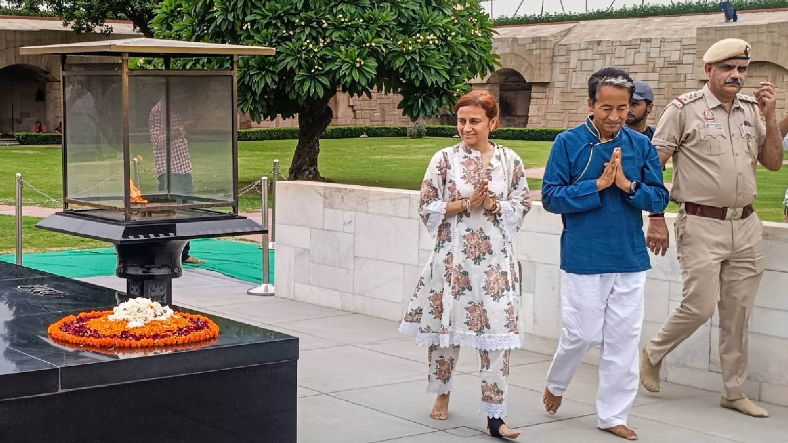 Sonam Wangchuk visits Rajghat after discharge from Medanta hospital