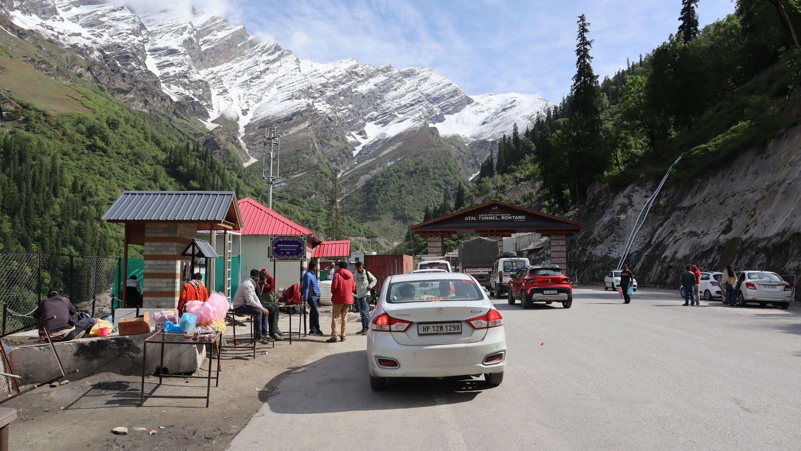 Himachal goverment cuts permit fee for vehicles on Shimla's sealed roads