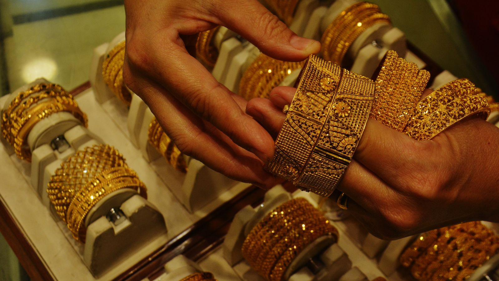 Gold climbs to 1-month high of ₹1.5 lakh/10g in Delhi; Silver surges ₹6,200