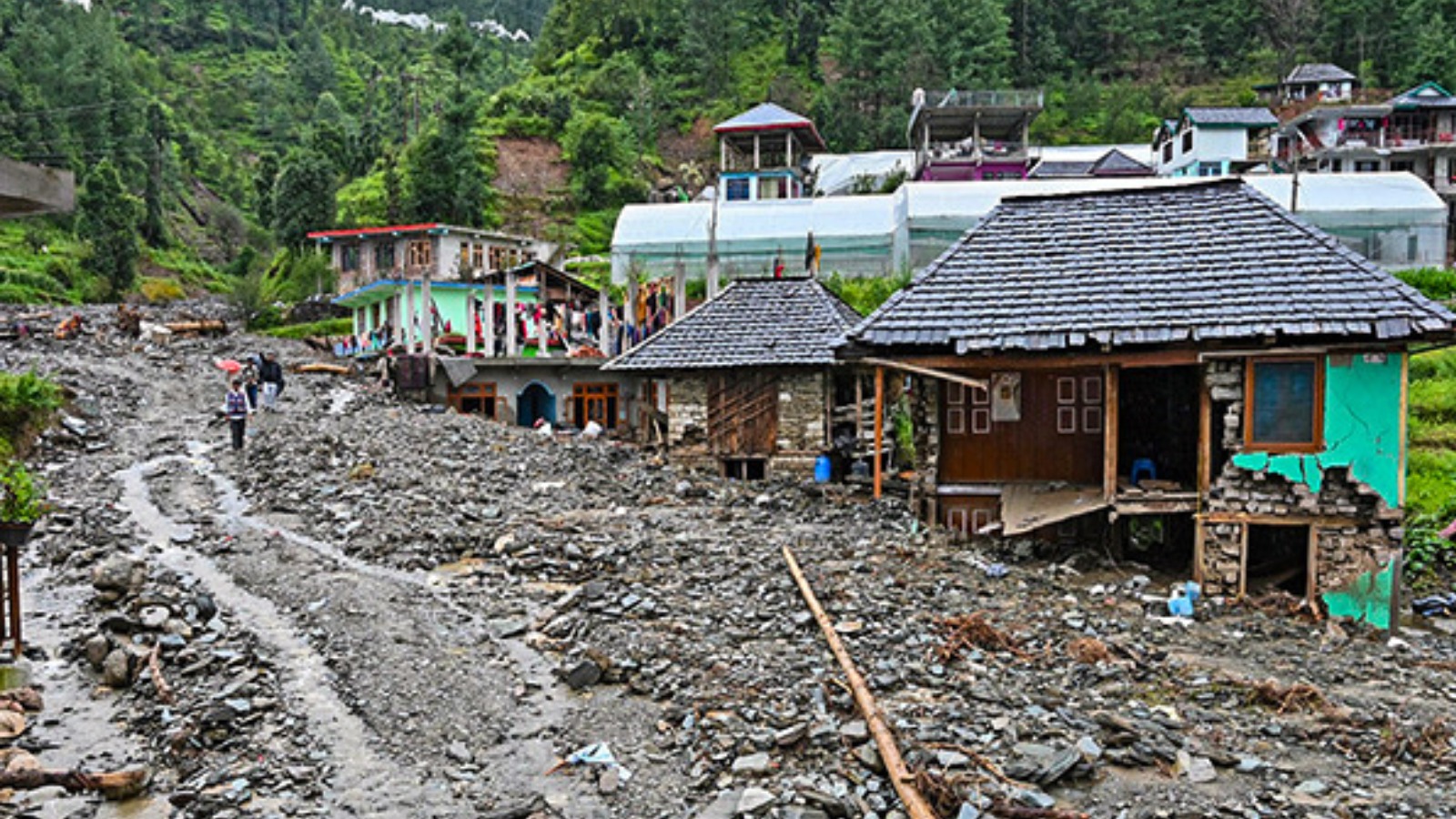 Torrential rain shuts 185 Himachal roads; Met issues orange alert for heavy rain in state