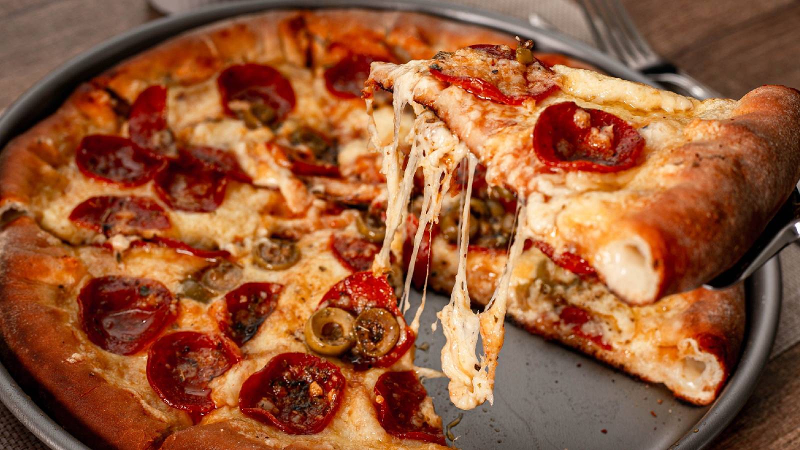 Hygiene norm violations: FDA suspends licences of four Domino's Pizza outlets in Maharashtra