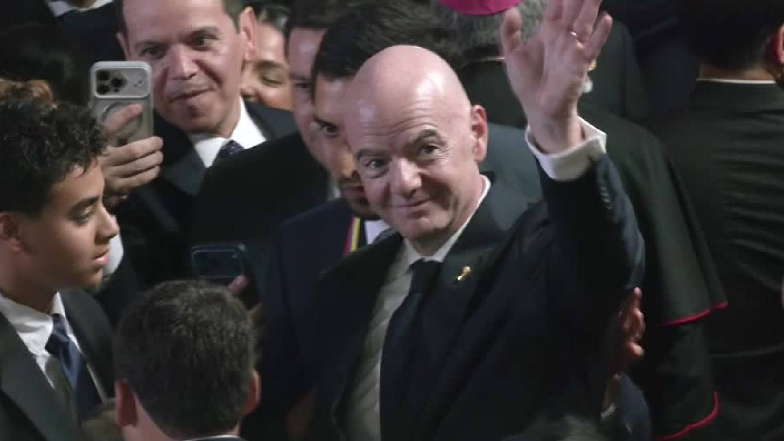 Arab football chiefs rally behind Gianni Infantino after FIFA investment row