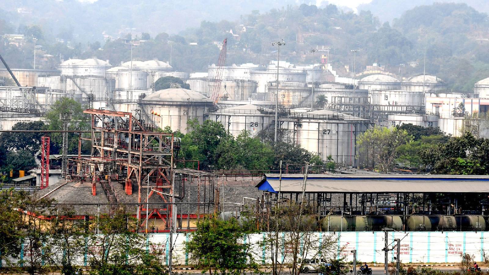 India government sets LPG production targets for refiners