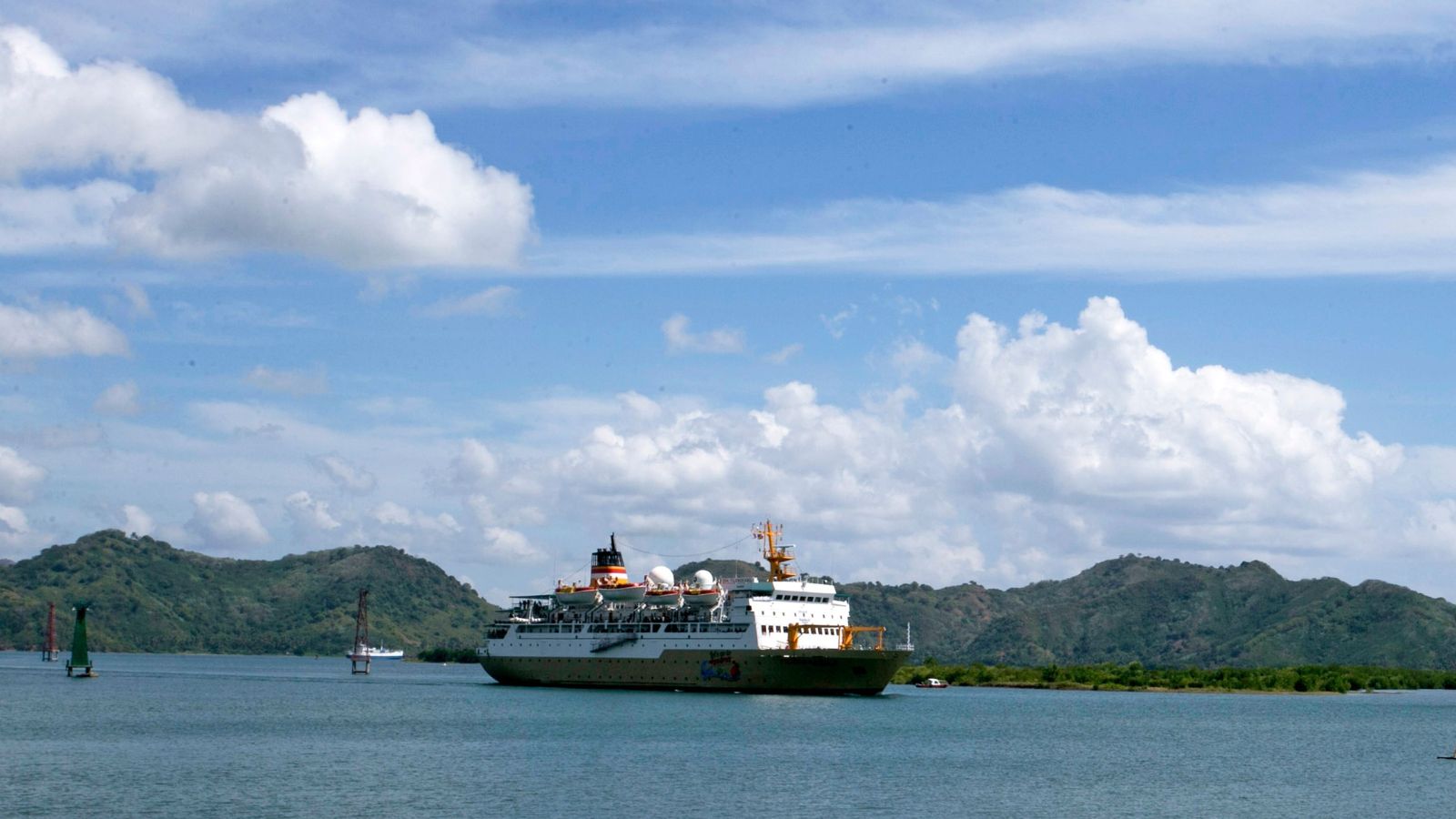2.6 tonnes of liquid meth seized from ship off Indonesia, 10 detained