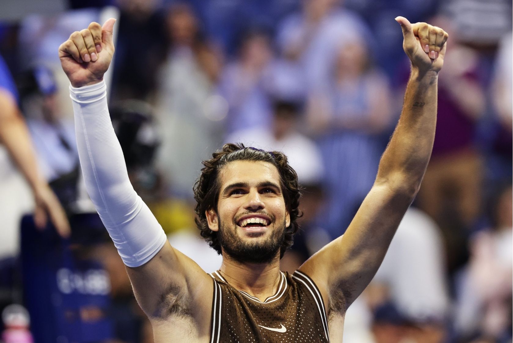 Alcaraz reaches Japan Open semi-finals after Shapovalov retires injured