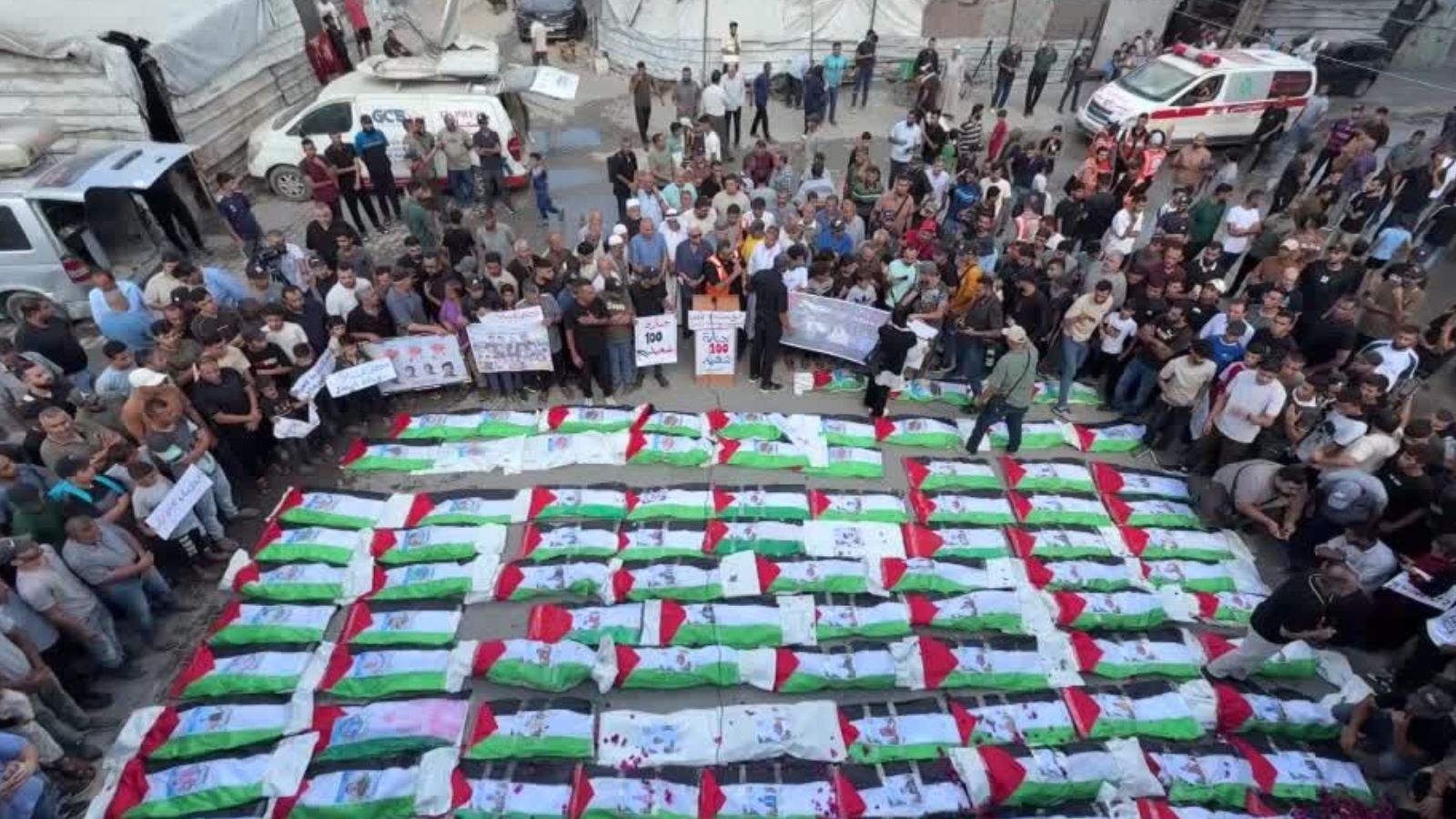 Palestinians bid farewell to loved ones at mass funeral in Gaza city