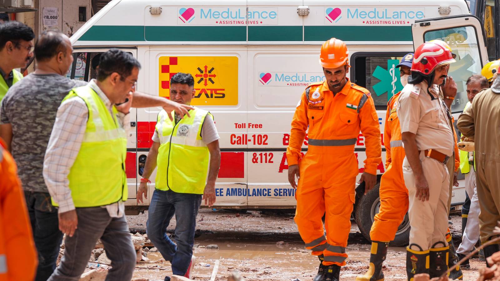 Delhi building collapse LIVE: Death toll touches seven; three critical, search continues
