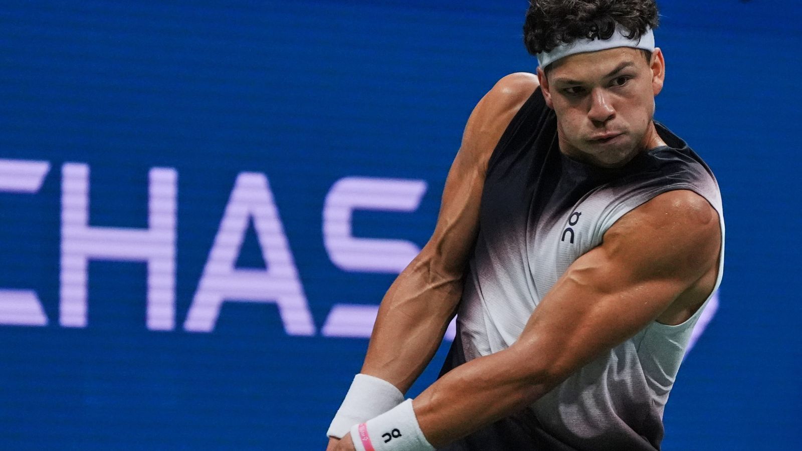 US Open: Shelton ends Alcaraz's title reign in late-night marathon in quarter-finals