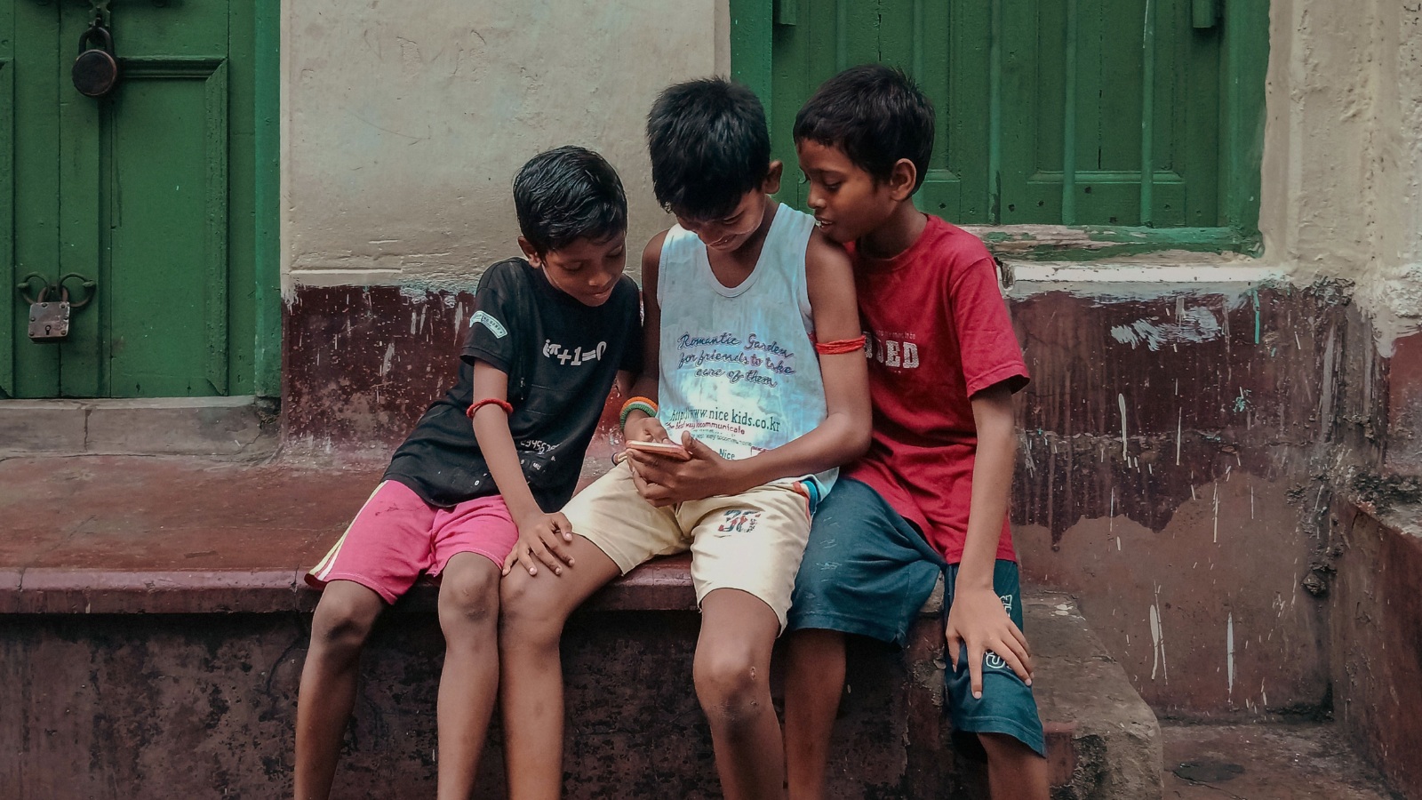 SC seeks Union government’s response on safeguards for minors using social media