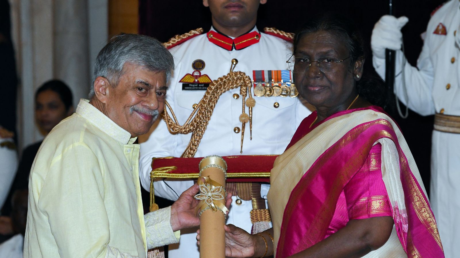 President Droupadi Murmu presents Padma Bhushan in the field of Art to Anant Nag. Photo: ANI