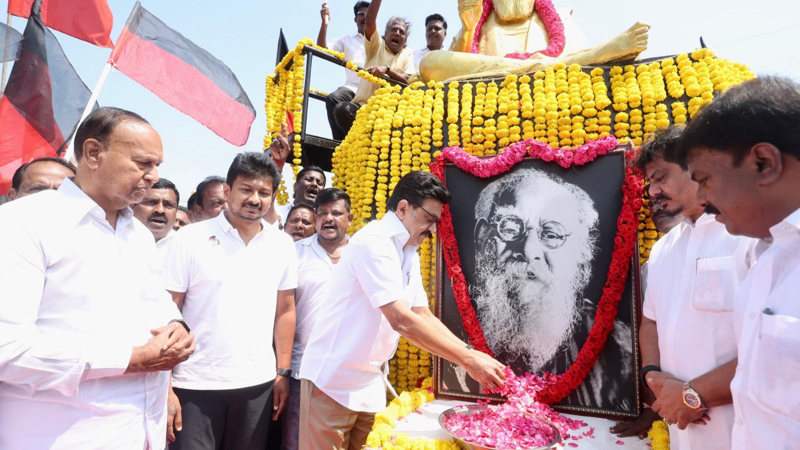 CM Vijay and other Tamil Nadu political leaders pay tribute to Periyar on birth anniversary