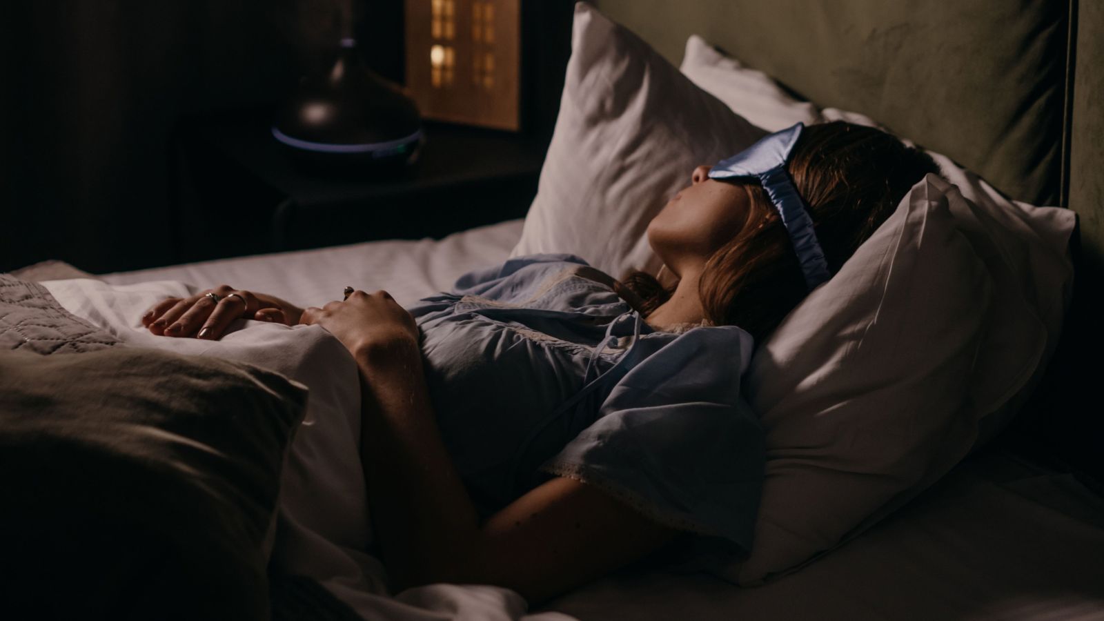 Follow a regular sleep schedule and maintain good sleep hygiene. Photo: Pexels/Kovaleva