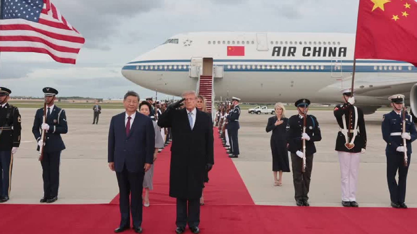 Xi Jinping arrives in US; accorded airport welcome by Trump