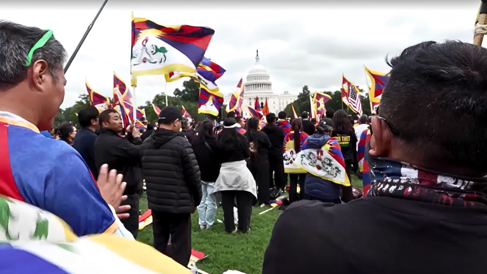 Tibetans, Uyghurs protest Xi's Washington visit over rights concerns
