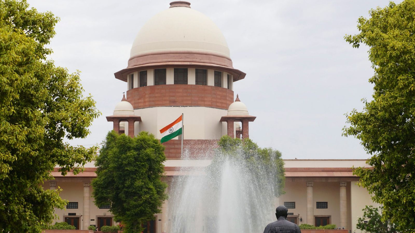 Legislative privileges issue: Apex court says no point in engaging in academic exercise