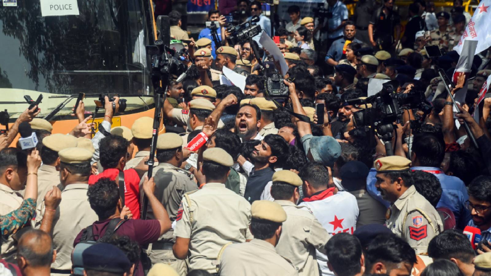 Keep a safe distance: Delhi Police issues advisory for journalists covering protests