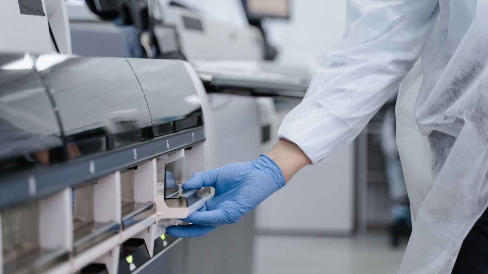 Russia probes 'unknown infection' after lab worker dies, hundreds placed under quarantine