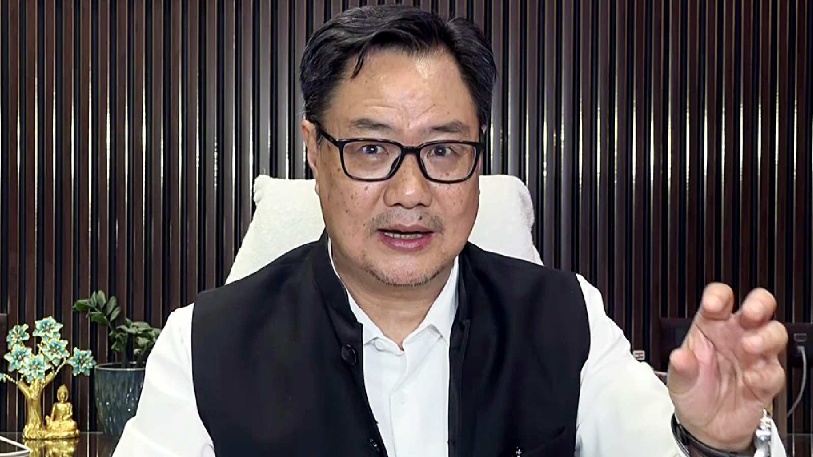 Rijiju tells Rahul Gandhi to ‘learn from Modi’ as Opposition steps up Election Commission protest