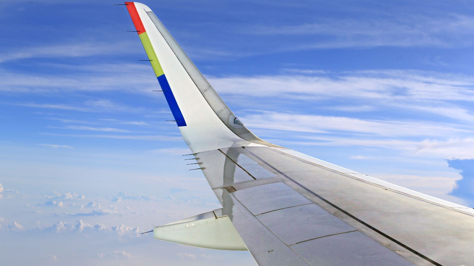 Two Maldivian pilots held over suspected links to alleged flydubai hijack plot