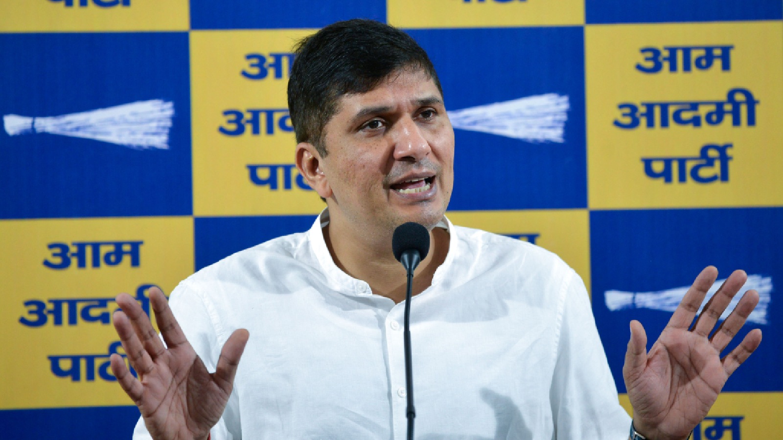 “Won’t stop until CEC resigns”: Saurabh Bharadwaj ahead of AAP's October 15 Delhi protest