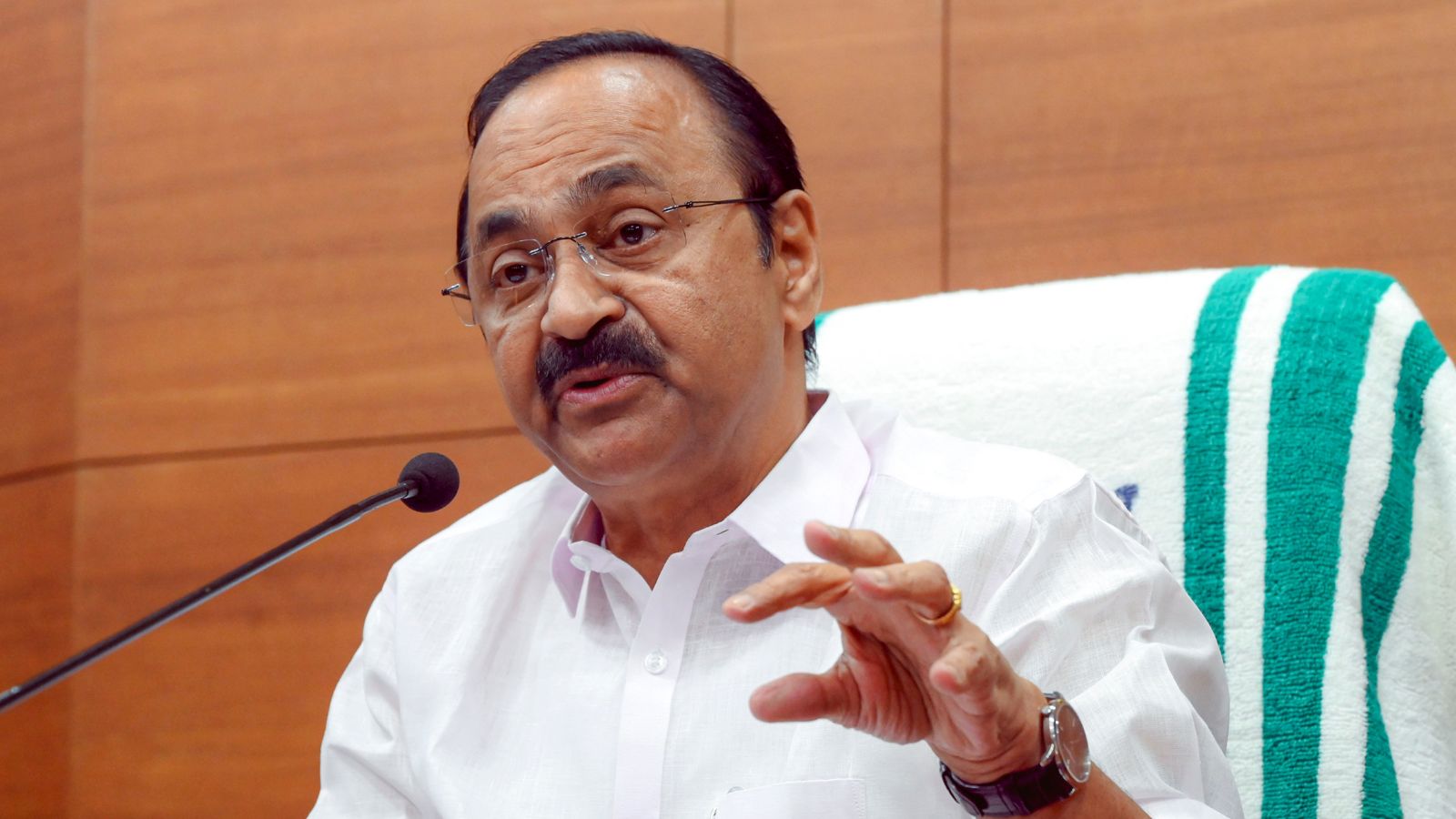 Keralam CM cites panel report alleging Rs 13,103 crore excess expenditure by KIIFB