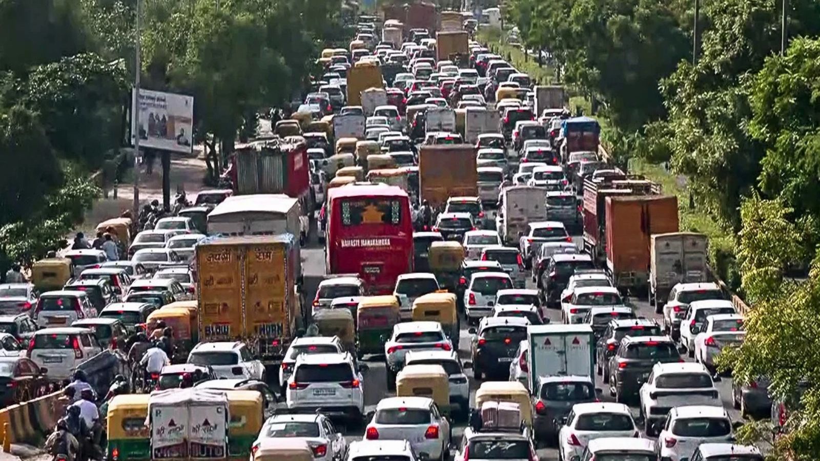 Delhi to bar BS-IV and older commercial vehicles from November 1