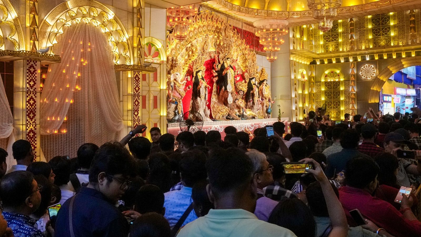 Kolkata fire department issues notices to three Durga Puja committees over safety lapses