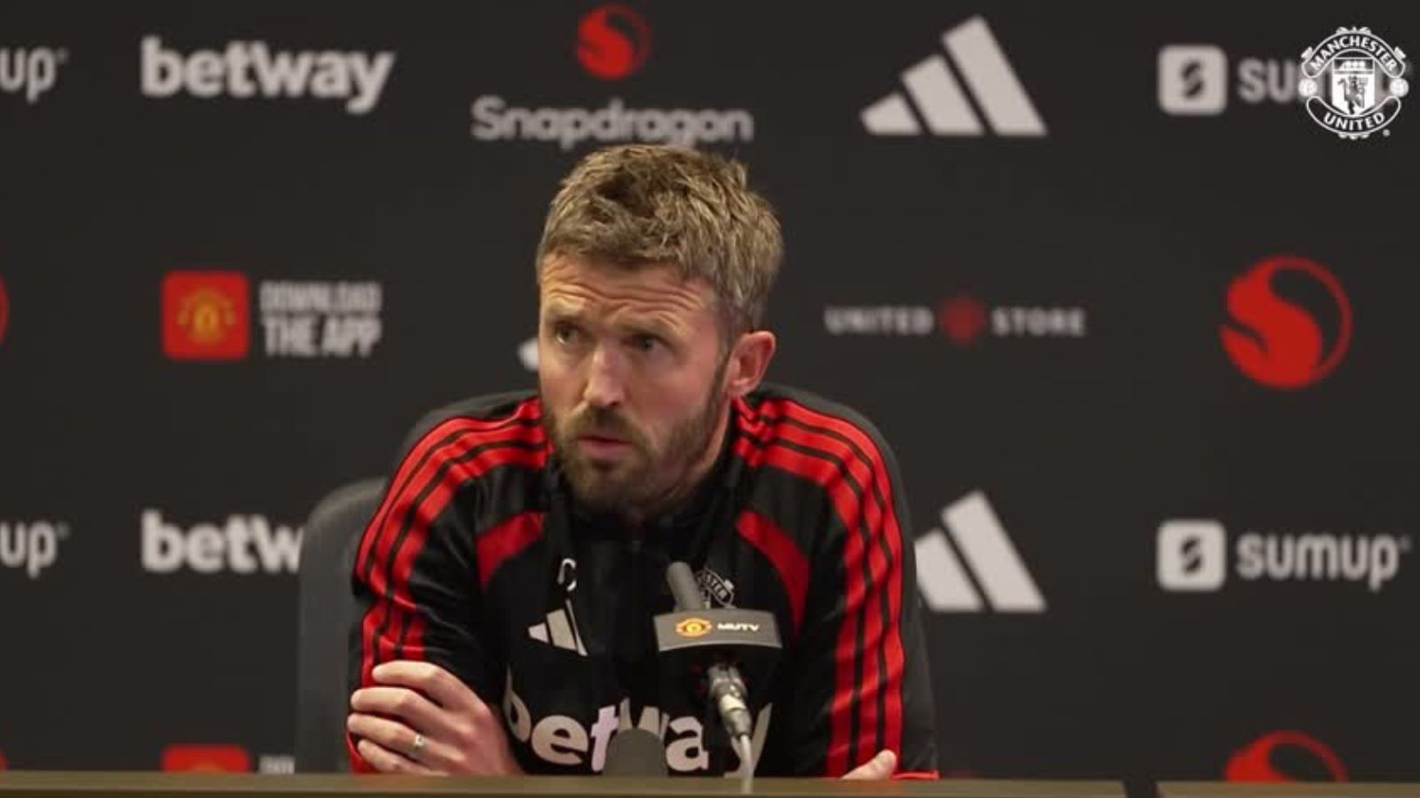 Carrick refuses to rule out dropping Fernandes for Man United clash with Bournemouth