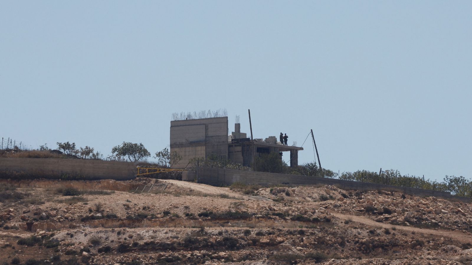 Israel intensifies West Bank operation, over 2,200 displaced in Hebron