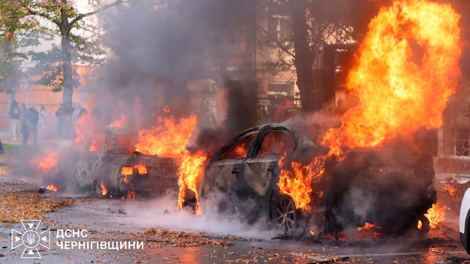 Ukraine strikes Russian oil refinery after reported pause amid US pressure