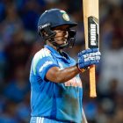 India recover from 19 for four to defeat Zimbabwe in Smriti Mandhana's captaincy debut