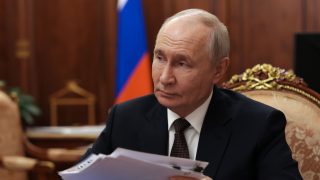 Russia elections: Ruling pro-Putin party keeps control of parliament after carefully orchestrated vote