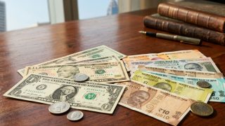 Rupee falls nine paise to 95.17 against US dollar in early trade