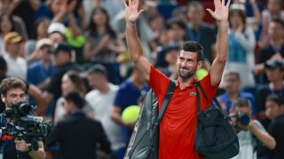 Djokovic wins first match since Wimbledon, extends China Open streak