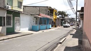 Ecuador violence drives more than 300,000 people from their homes