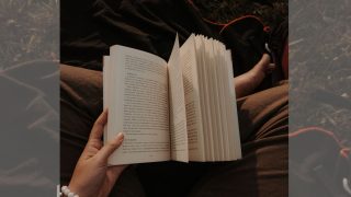 Reading for pleasure linked to lower dementia risk and better mental health: Cambridge study