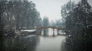 Kashmir: Season's first snowfall blankets Gulmarg, Gurez