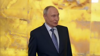 Putin says Russia is ready to help Iran resolve conflit with US, Israel