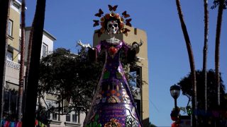 Ahead of Day of the Dead, giant La Catrina statue comes to California