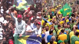 Brazil election: Lula and Flavio Bolsonaro make final appeal to voters