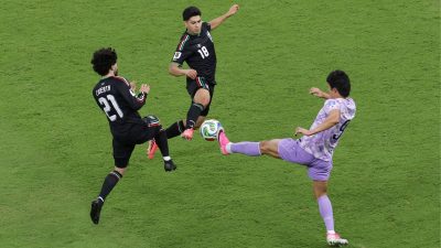 FIFA: Mexico becomes first country to reach knockout stage of World Cup, beating South Korea 1-0
