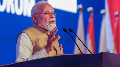 PM Modi pays tributes to Swami Vivekananda on death anniversary