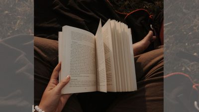 Reading for pleasure linked to lower dementia risk and better mental health: Cambridge study