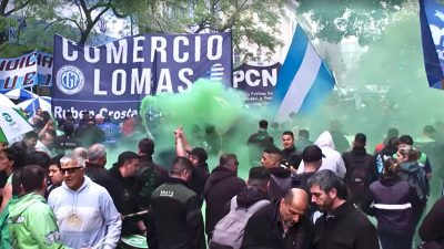 Argentine unions warn of industrial job losses under Milei