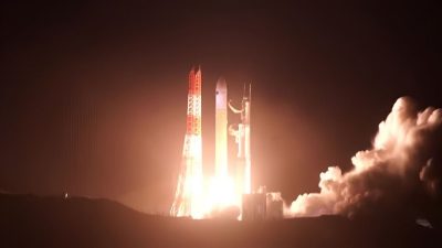 Japan sends MMX spacecraft to Mars moons for 2031 sample return